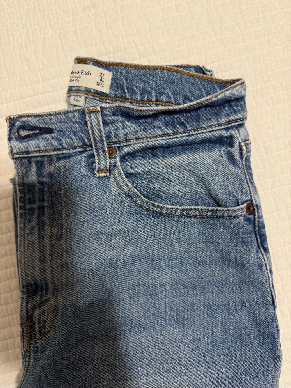 Abercrombie & Fitch Curve Love - 90’s straight ultra high rise, size 27 or 4R